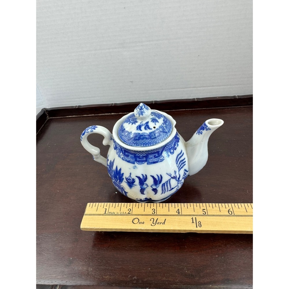Vintage Blue Willow Transferware Teapot and Sugar Bowl Set Blue White China Flaw - Picture 11 of 16